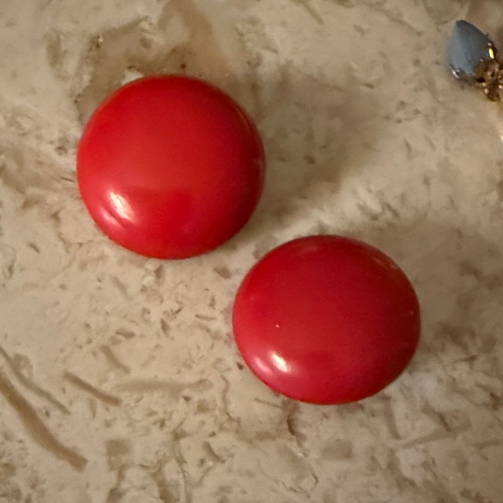 Red Button Set - Picture 2 of 2